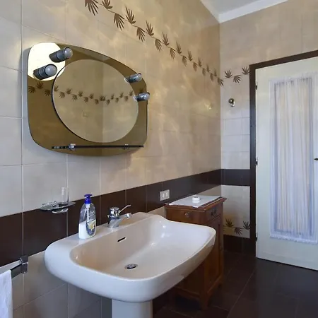 Casa Nonna Rina Монцамбано