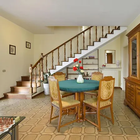 Casa Nonna Rina Дом отдыха Монцамбано